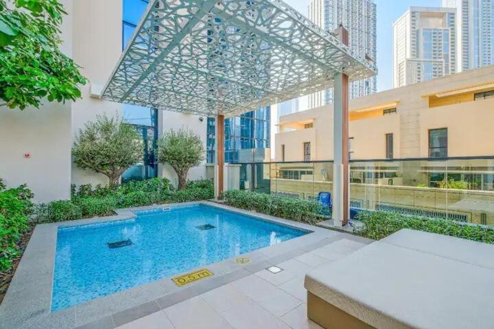 Gorgeous 2-bedroom In Downtown Dubai, Near Burj Khalifa! Appartamento *