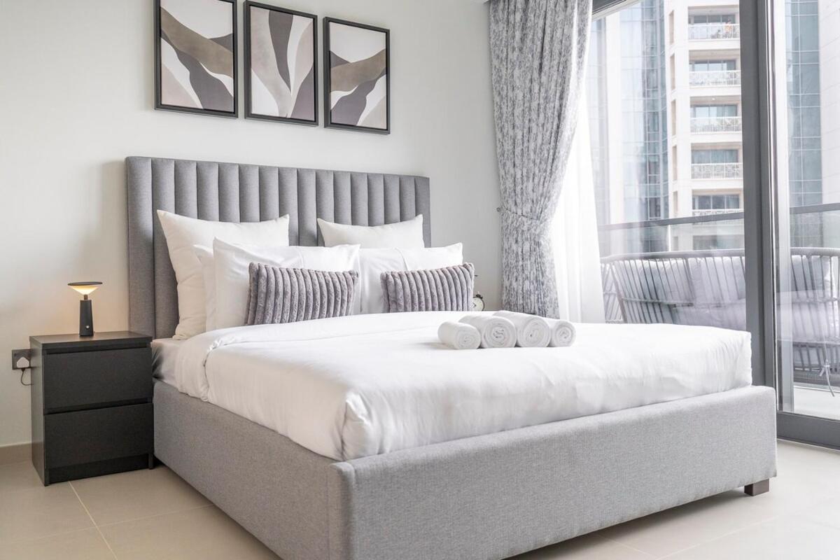 Gorgeous 2-bedroom In Downtown Dubai, Near Burj Khalifa! Appartamento